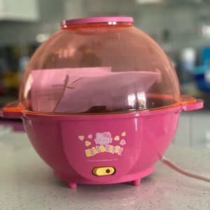 Hello kitty 3 quart popcorn maker out of box used in great condition